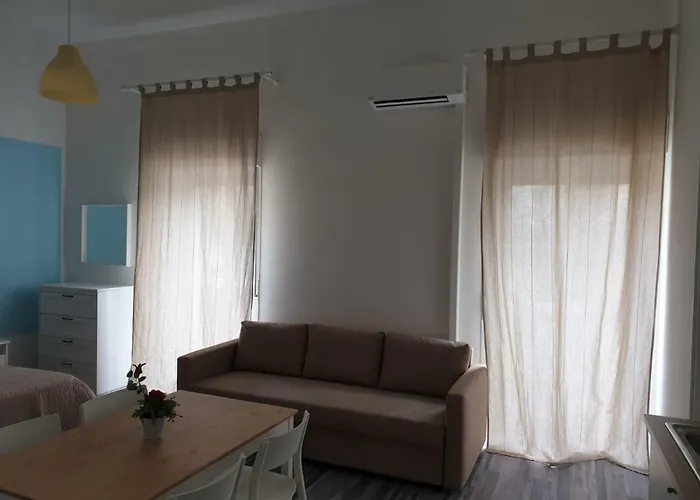 Lipari Suite Apartament 게스트하우스 3*